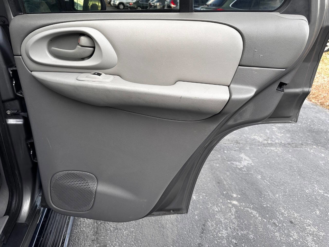 Used 2008 Chevrolet TrailBlazer 2WD w/ Smoker's Package image 22