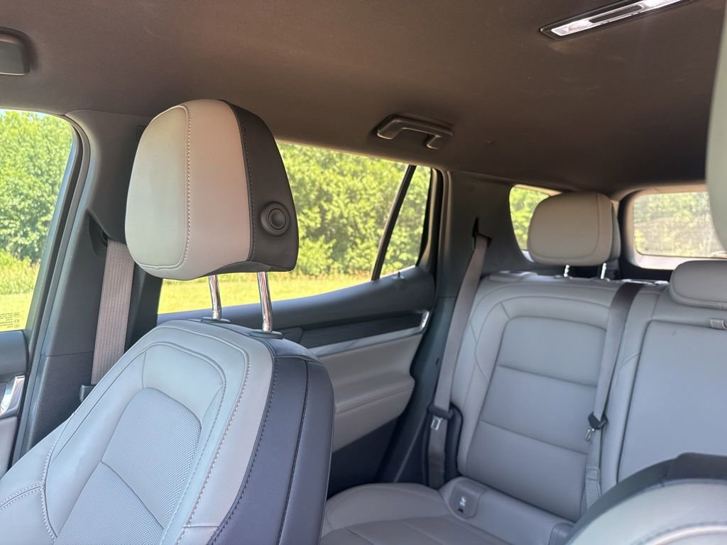 Used 2025 GMC Terrain Elevation w/ Elevation Premium Package AWD/4WD image 11
