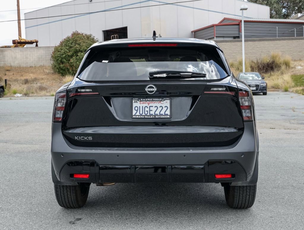 Used 2025 Nissan Kicks SV FWD image 5