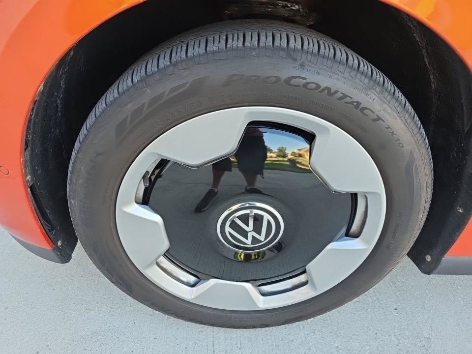 Used 2025 Volkswagen ID. Buzz Pro S Plus AWD/4WD image 19