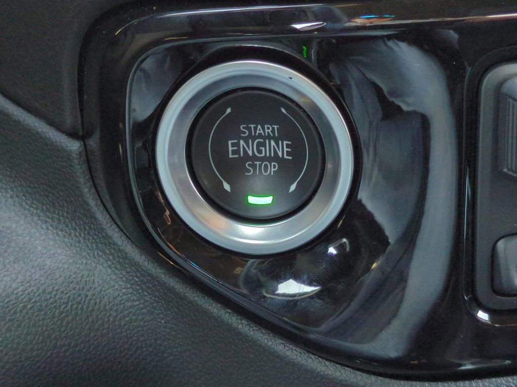 Used 2025 GMC Sierra 3500 SLT w/ SLT Premium Package image 24