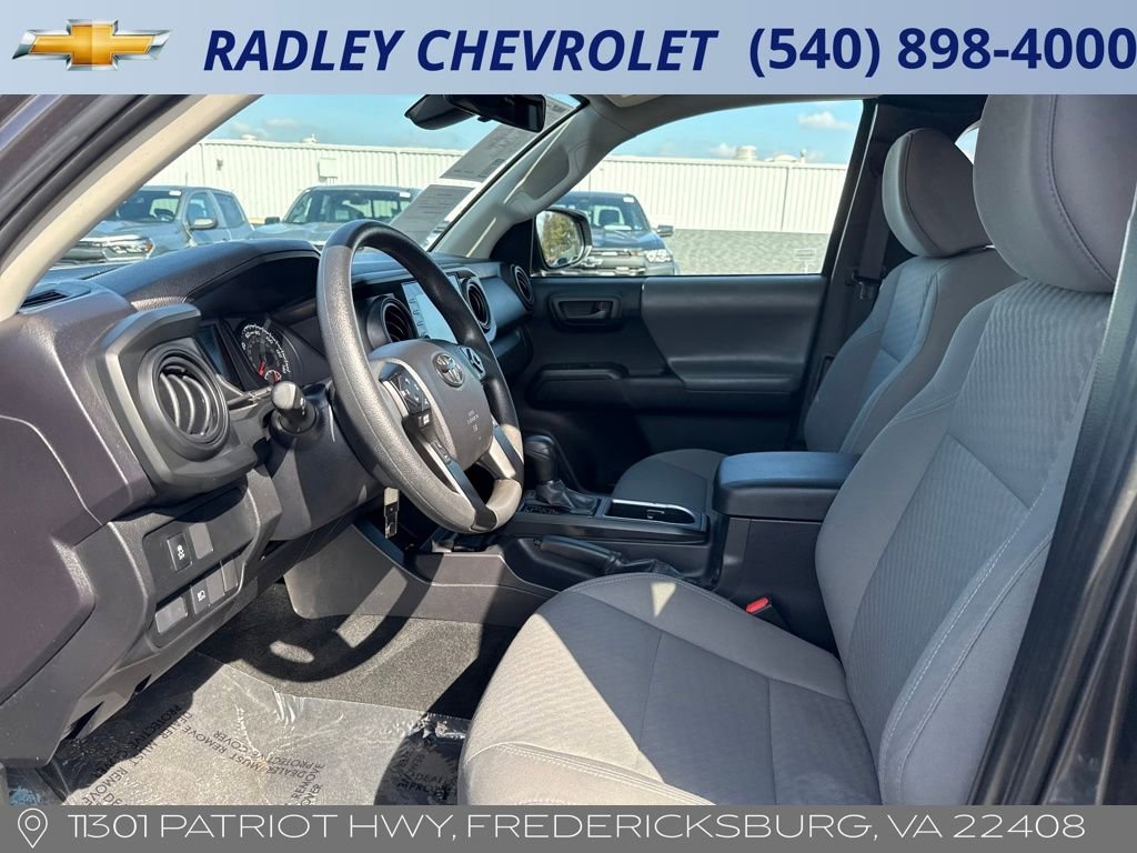 Used 2022 Toyota Tacoma SR image 3