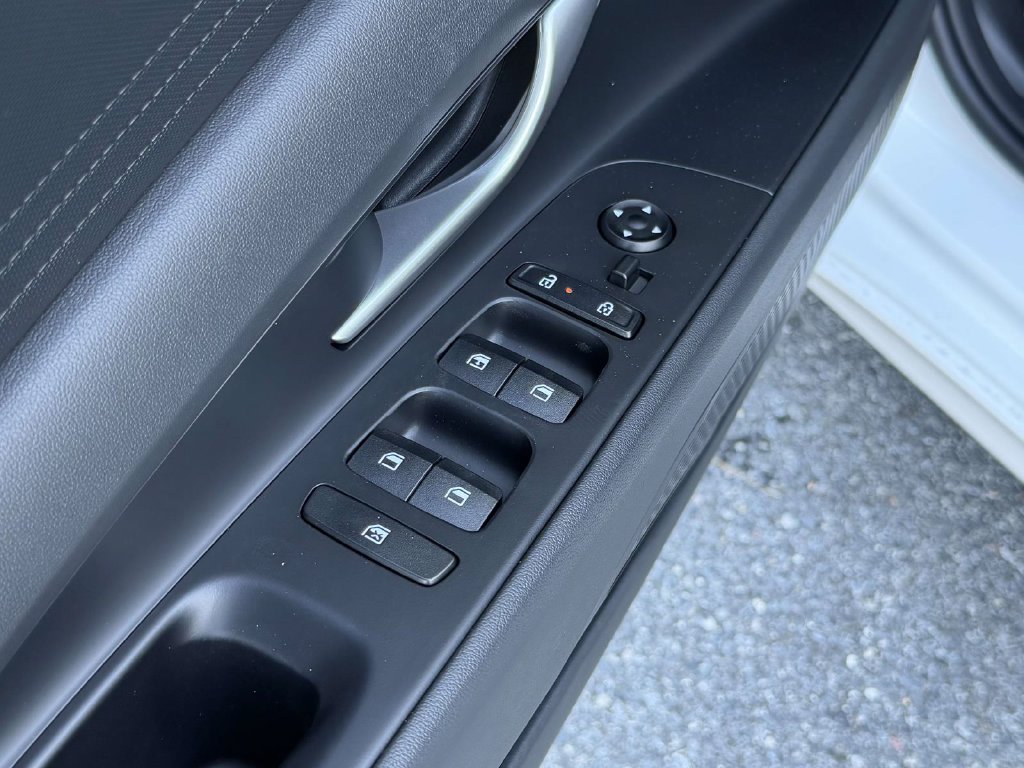 New 2026 Hyundai Elantra SE FWD image 13