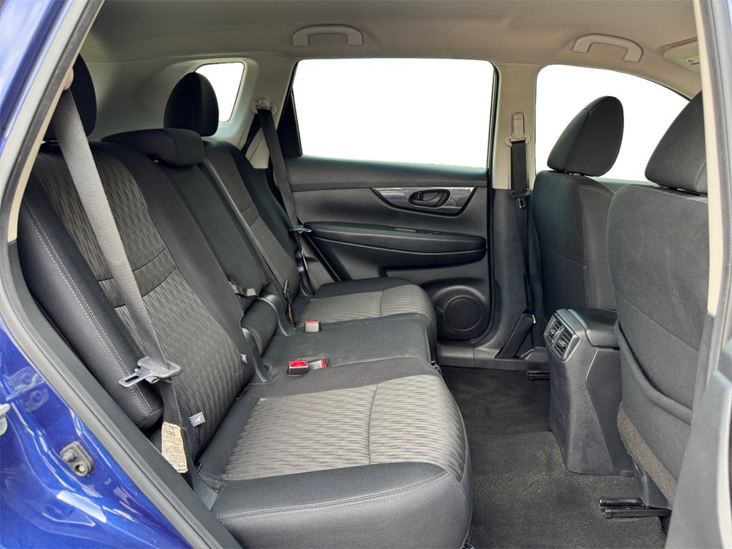 Used 2020 Nissan Rogue S image 20