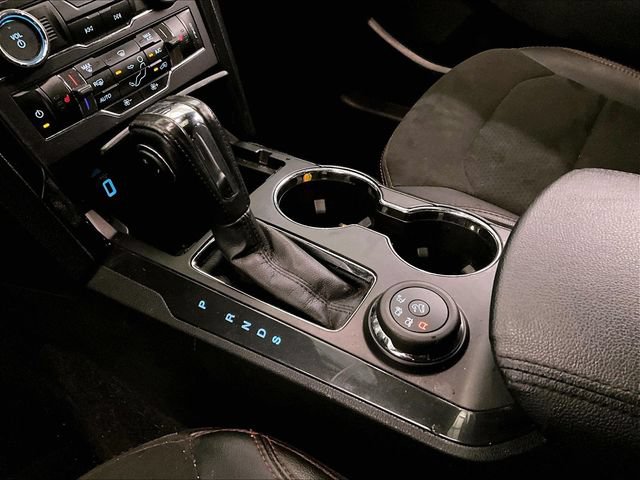 Used 2018 Ford Explorer XLT w/ Equipment Group 202A AWD/4WD image 17