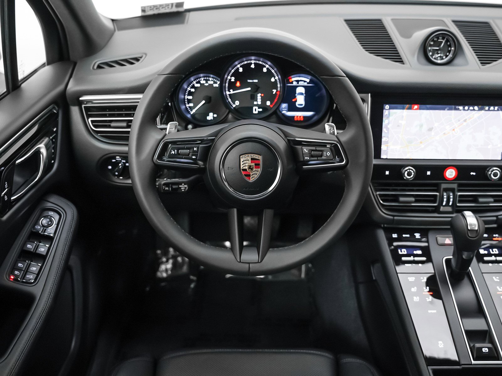 New 2026 Porsche Macan image 16