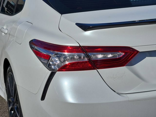 Used 2020 Toyota Camry XSE image 7