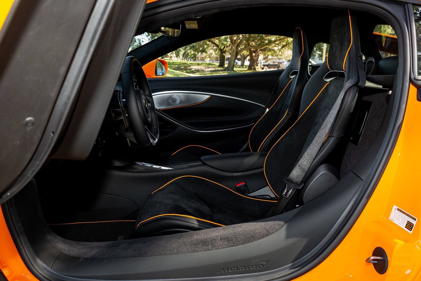 Used 2024 McLaren Artura RWD image 62