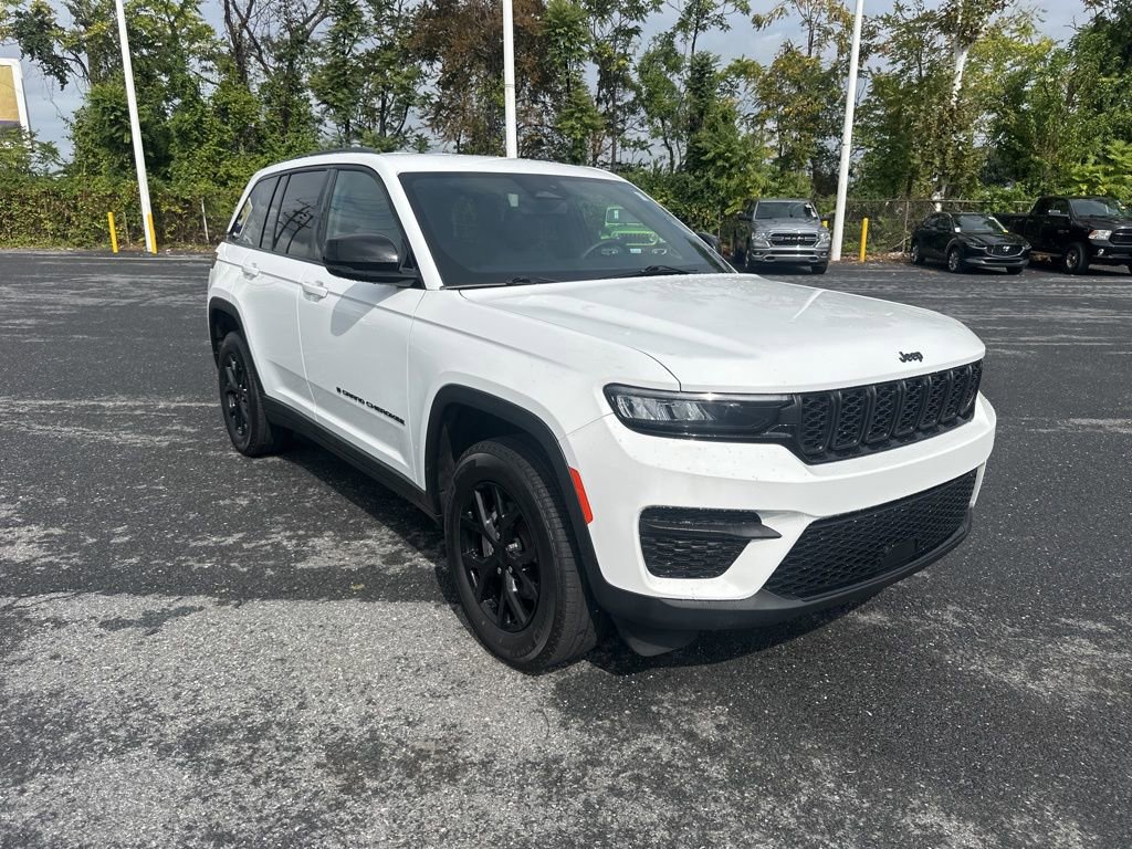 Used 2024 Jeep Grand Cherokee Altitude