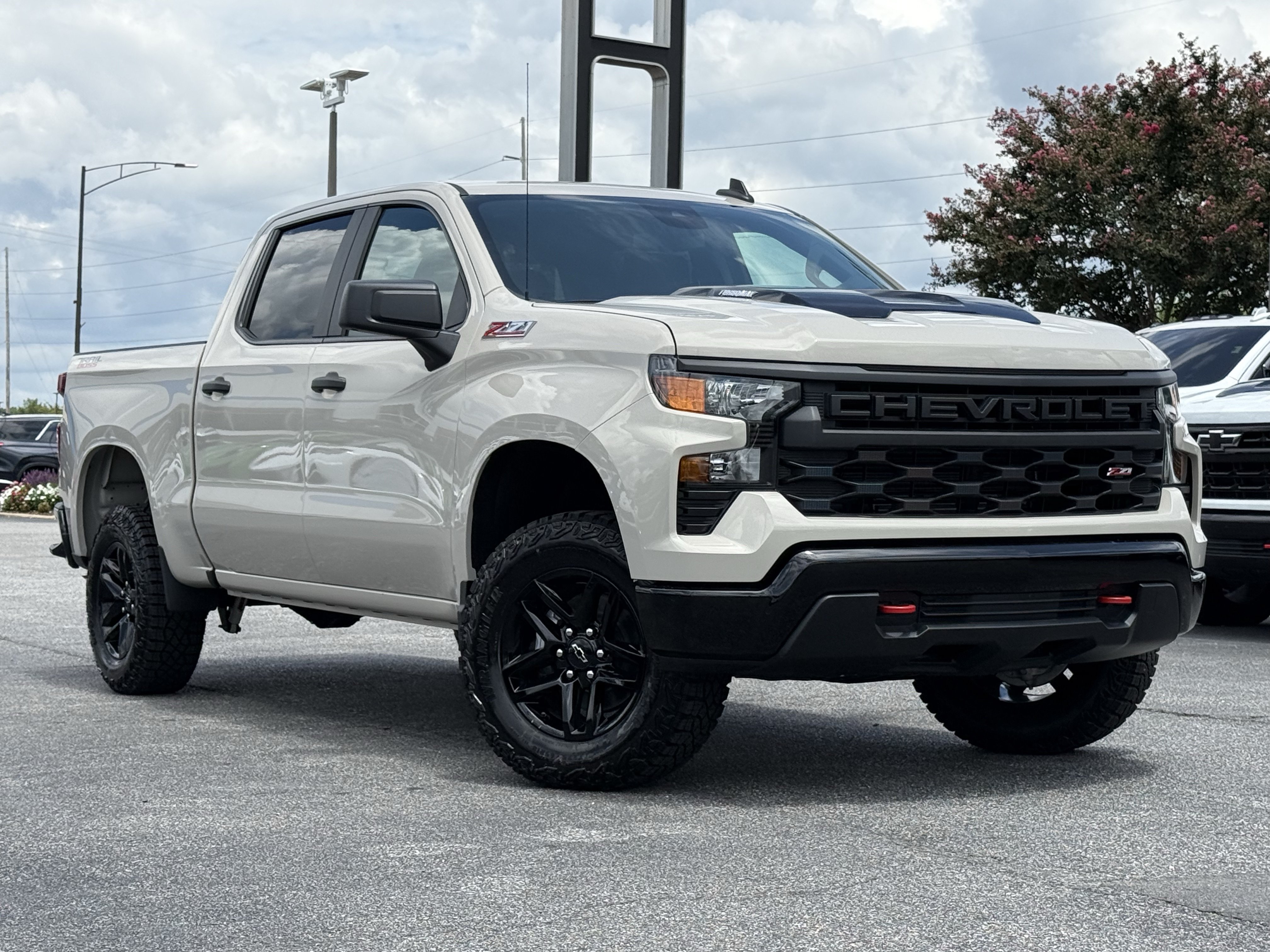 New 2026 Chevrolet Silverado 1500 Custom Trail Boss AWD/4WD image 2