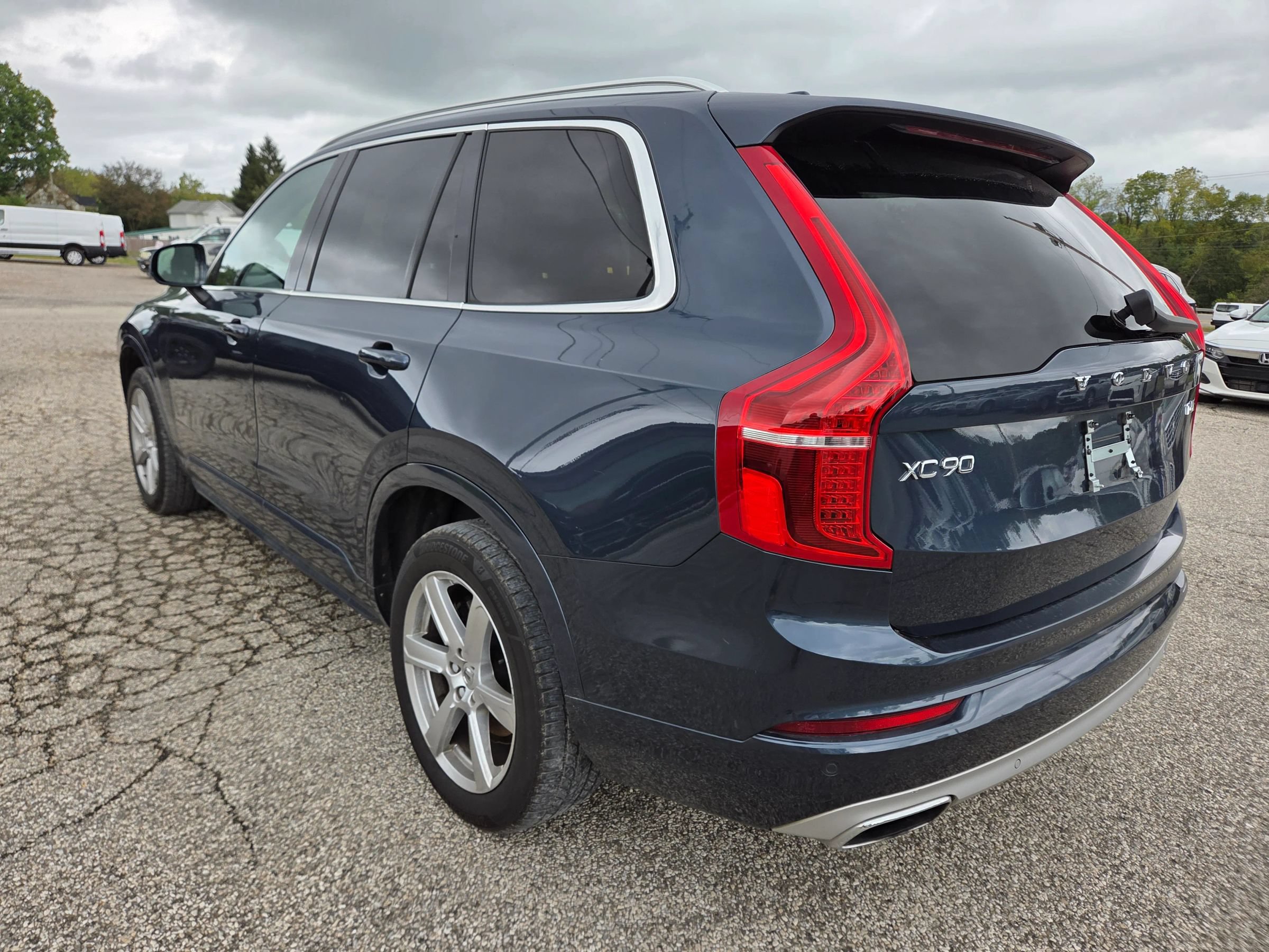 Used 2020 Volvo XC90 T6 Momentum AWD/4WD image 6