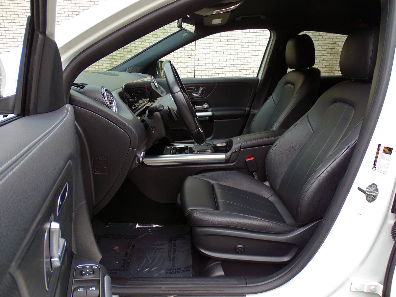Used 2023 Mercedes-Benz GLA 250 4MATIC w/ Premium Package image 13