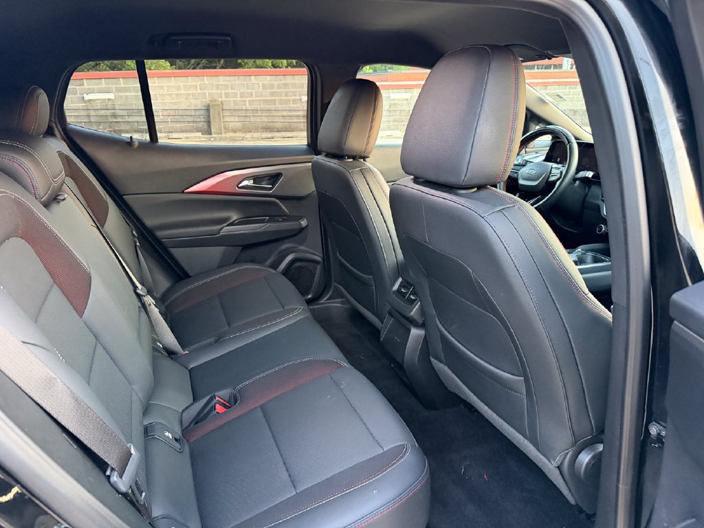 Used 2024 Chevrolet Equinox EV RS FWD image 25
