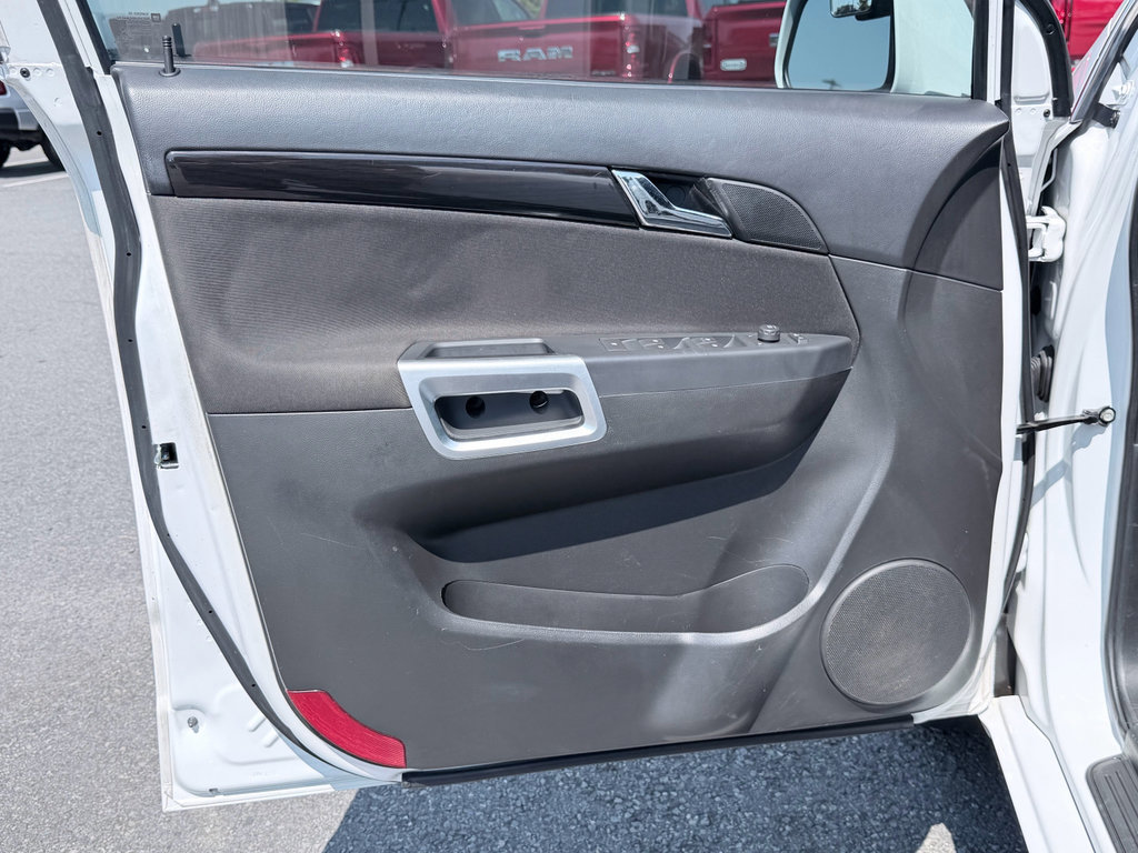 Used 2013 Chevrolet Captiva Sport LT FWD image 25