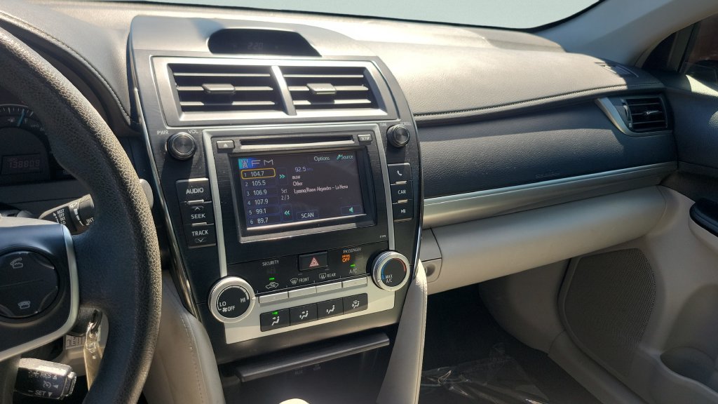 Used 2013 Toyota Camry LE FWD image 14