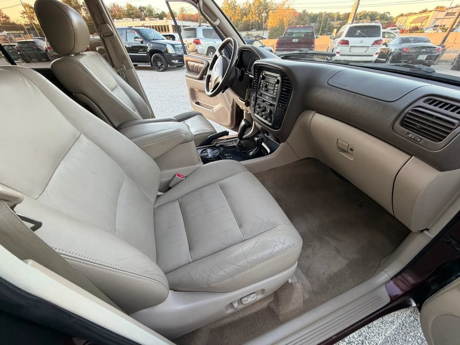 Used 2000 Toyota Land Cruiser w/ Convenience Pkg AWD/4WD image 23
