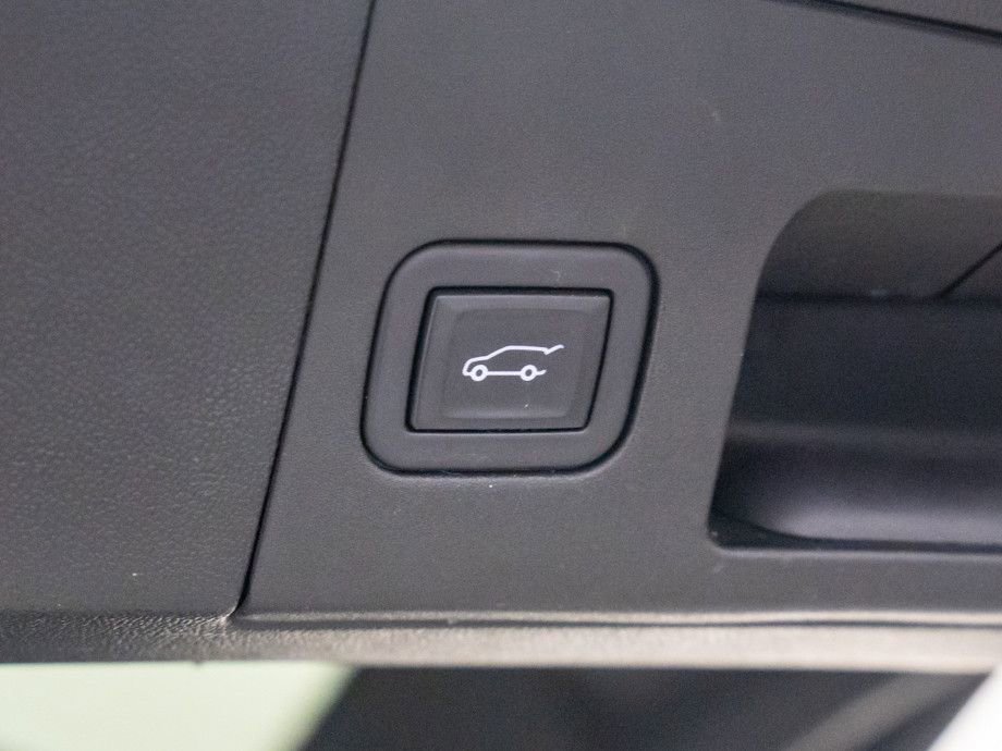 Certified 2024 Cadillac XT5 Premium Luxury w/ LPO, Floor Liner Package image 34