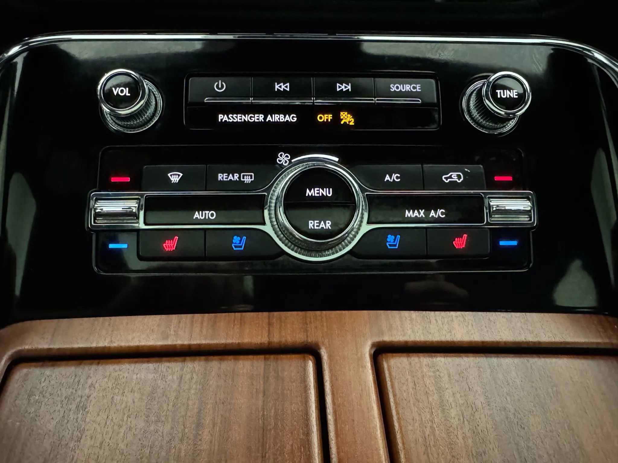 Used 2020 Lincoln Navigator L Reserve w/ Equipment Group 208A Reserve image 23