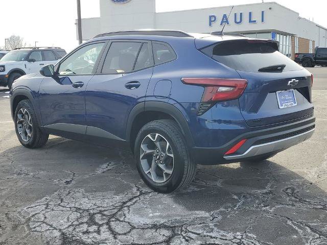 Used 2024 Chevrolet Trax LT w/ Sunroof Package image 3