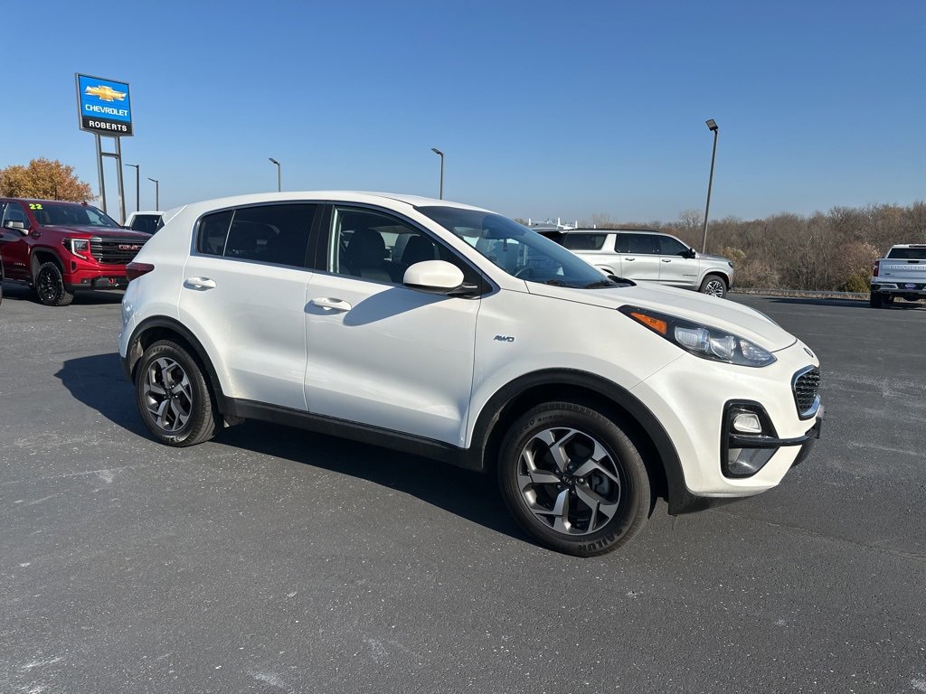 Used 2022 Kia Sportage LX image 9