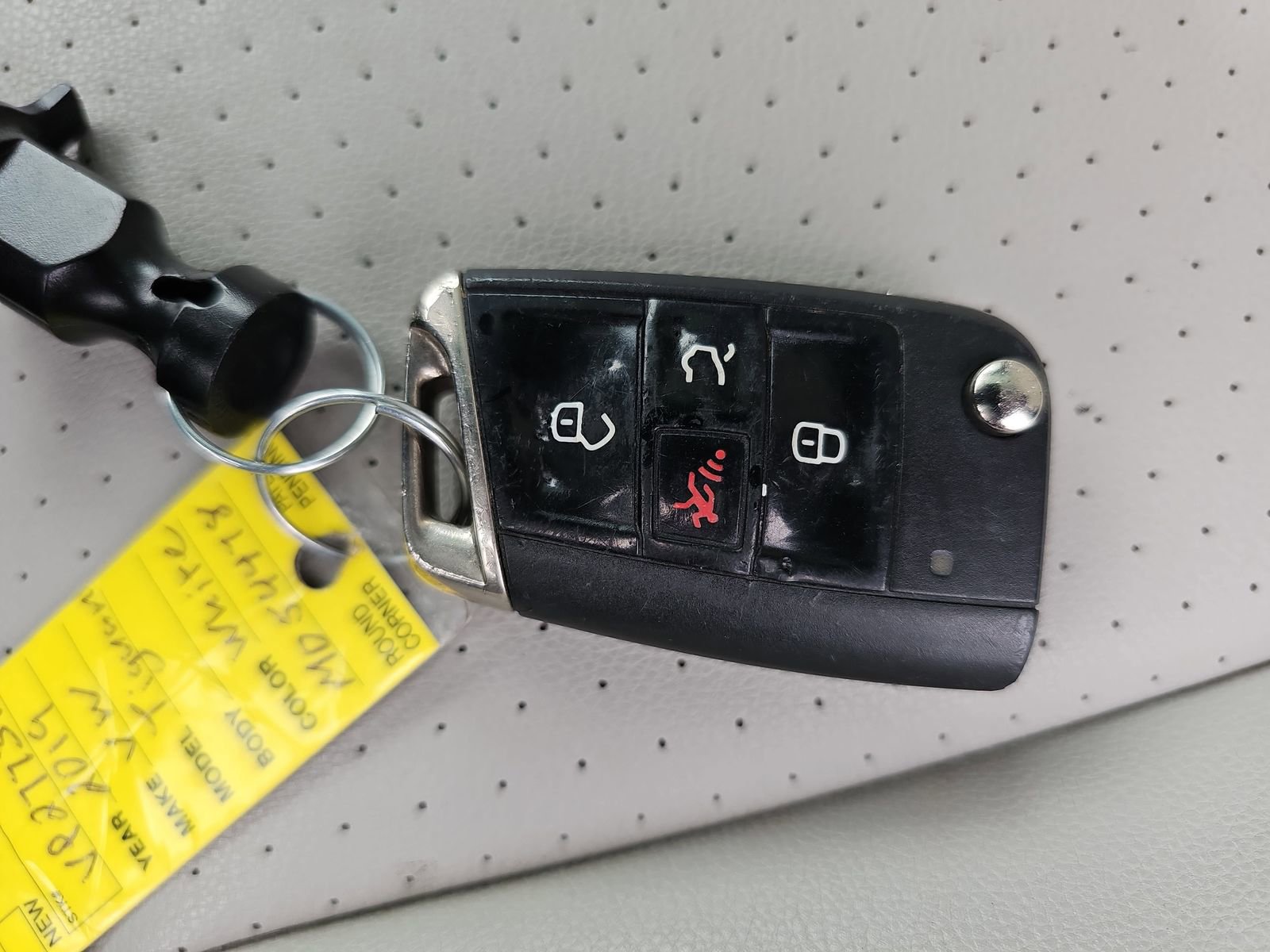 Used 2019 Volkswagen Tiguan SE w/ Panoramic Sunroof Package image 35