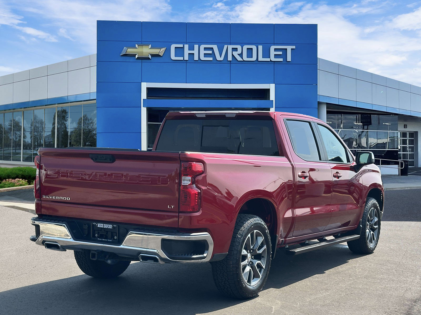 Certified 2024 Chevrolet Silverado 1500 LT w/ Z71 Off-Road Package AWD/4WD image 4