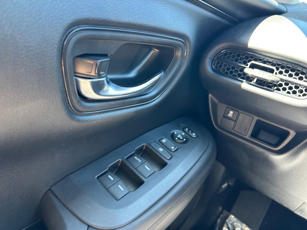 Used 2023 Honda HR-V LX image 23