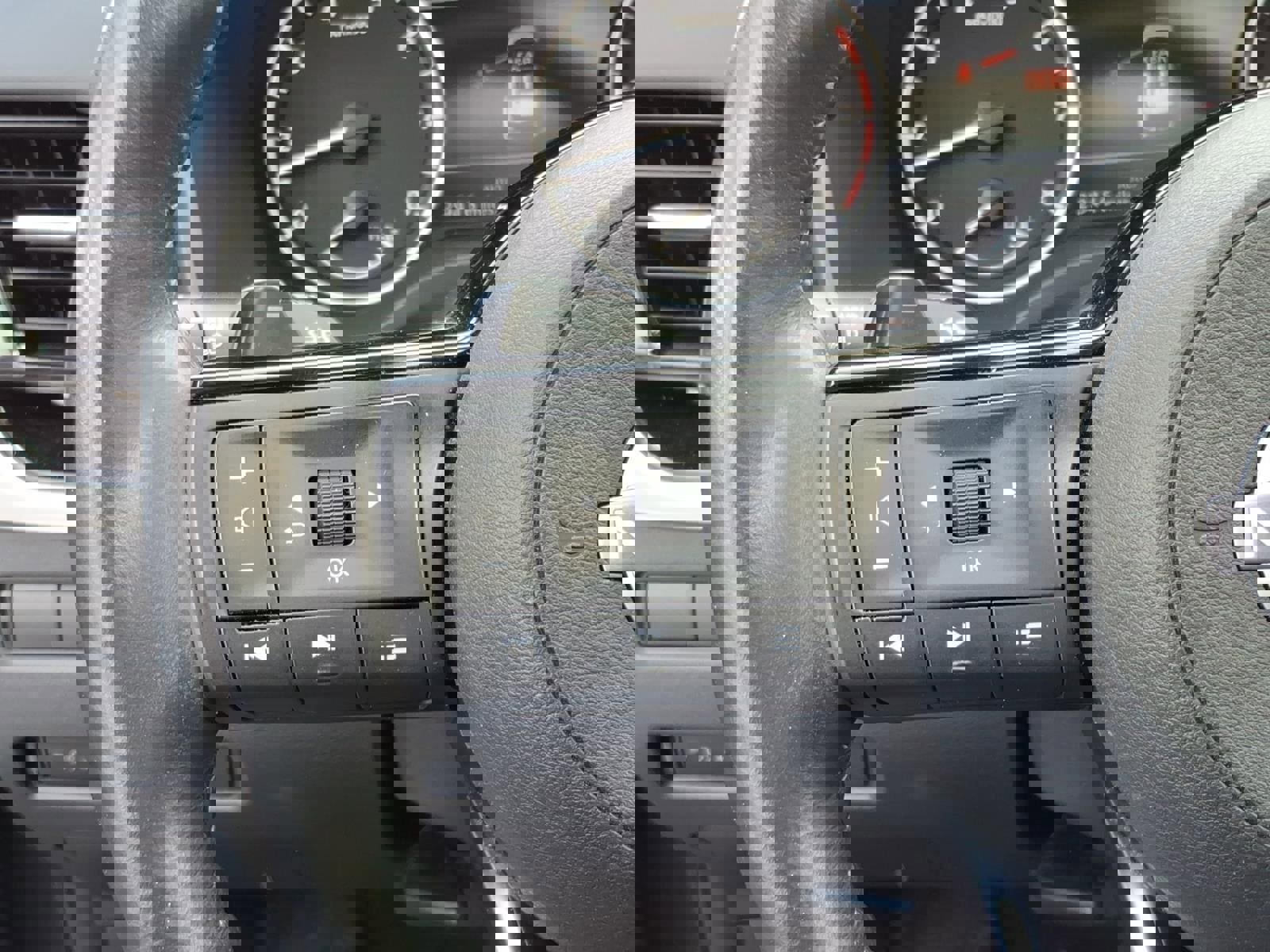 Used 2023 Nissan Rogue SL w/ SL Premium Package image 13