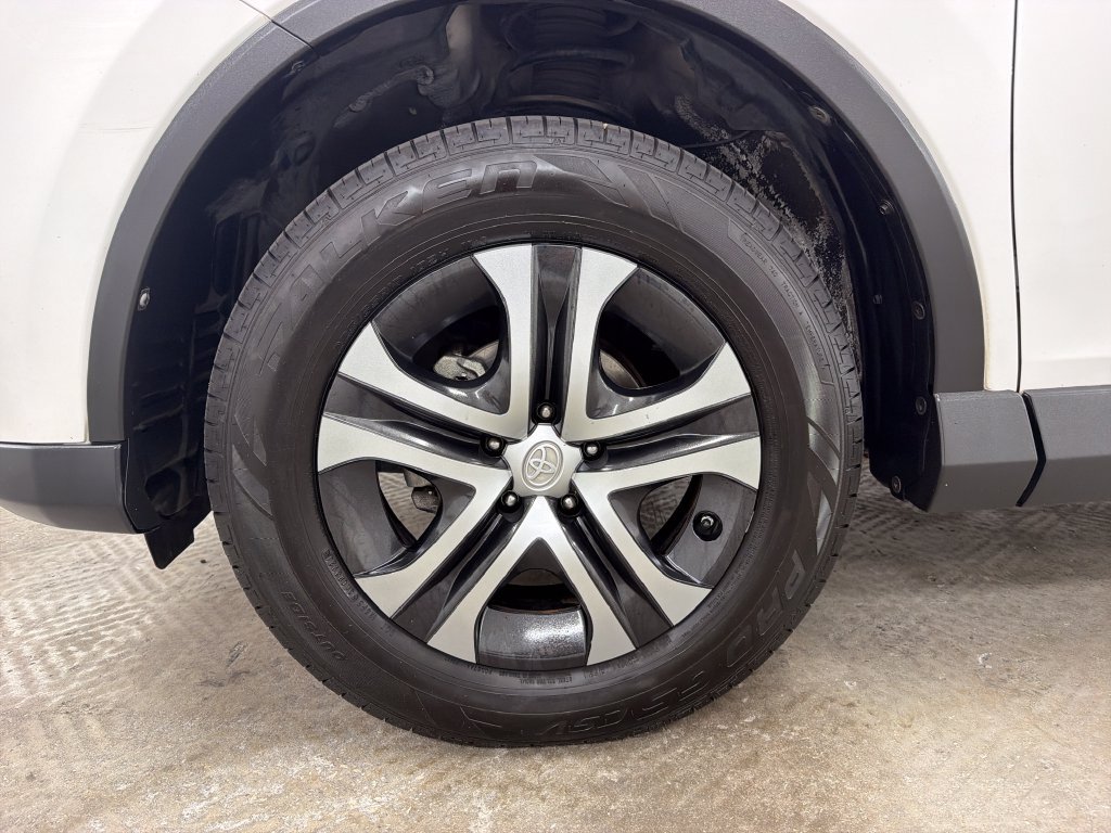 Used 2016 Toyota RAV4 LE FWD image 10