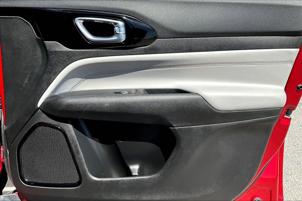 Used 2025 Jeep Compass Limited image 22