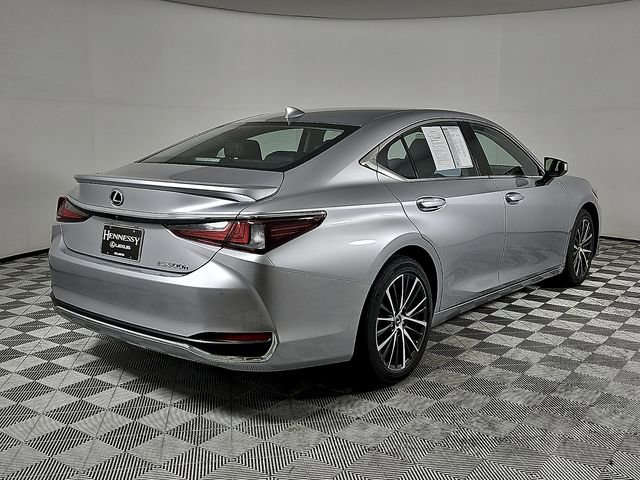 Used 2025 Lexus ES 300h w/ Premium Package image 4