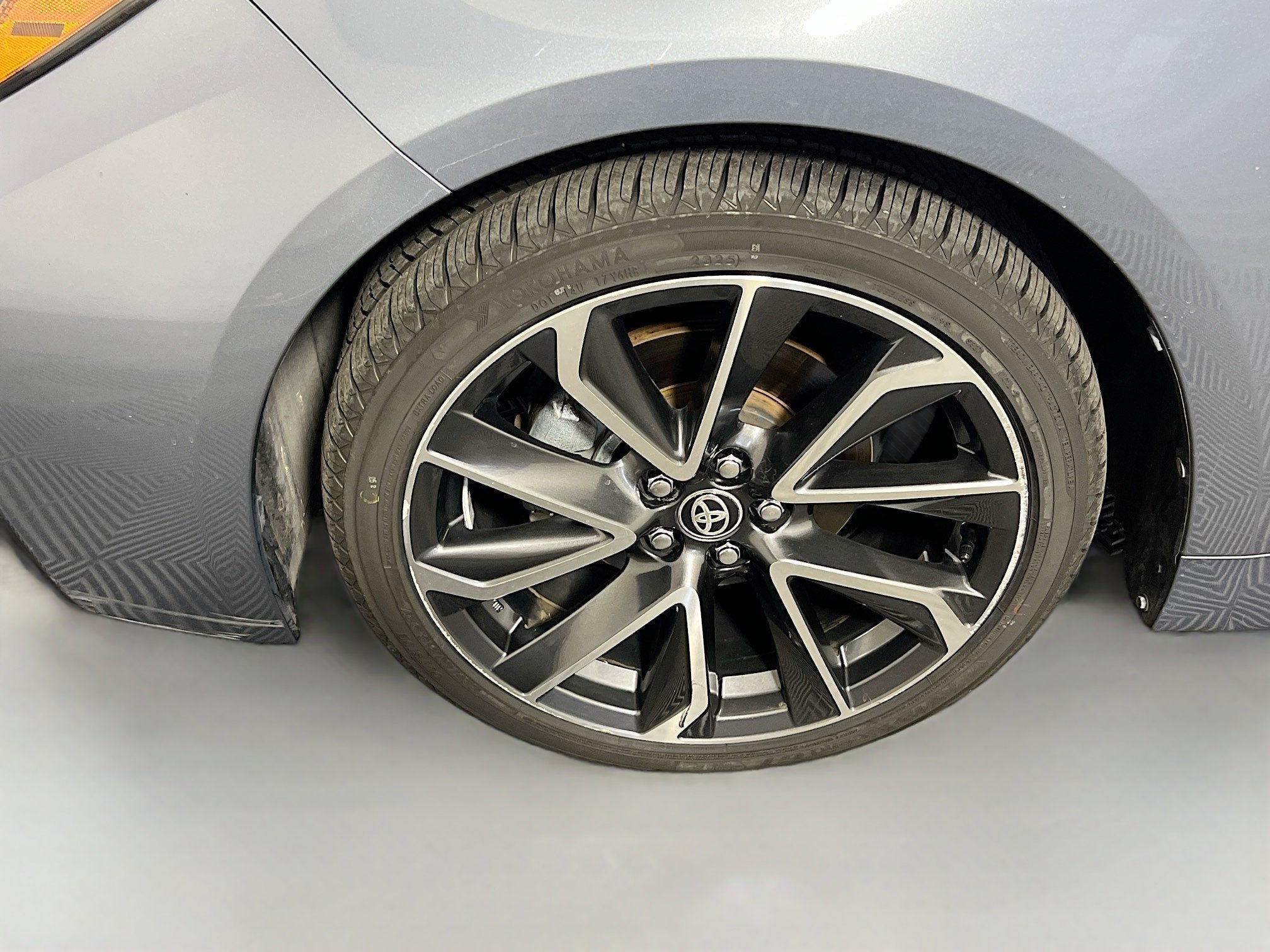 Used 2020 Toyota Corolla SE w/ SE Premium Package FWD image 13