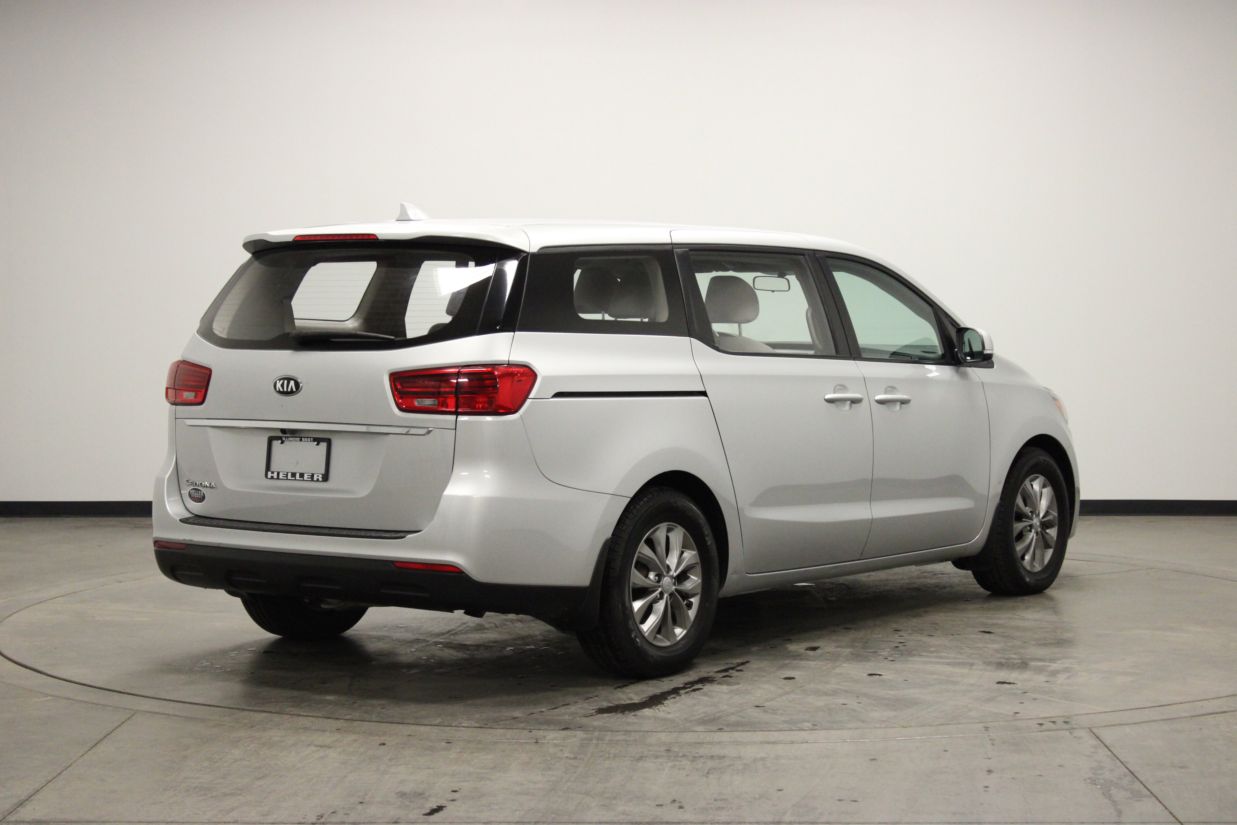 Used 2019 Kia Sedona L image 8