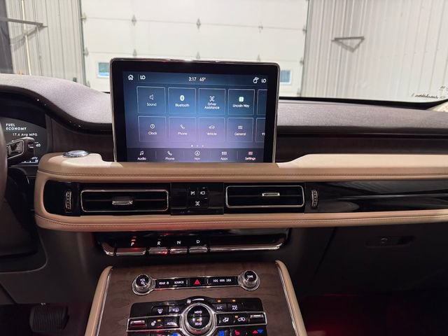 Used 2021 Lincoln Aviator Reserve w/ Equipment Group 202A AWD/4WD image 15
