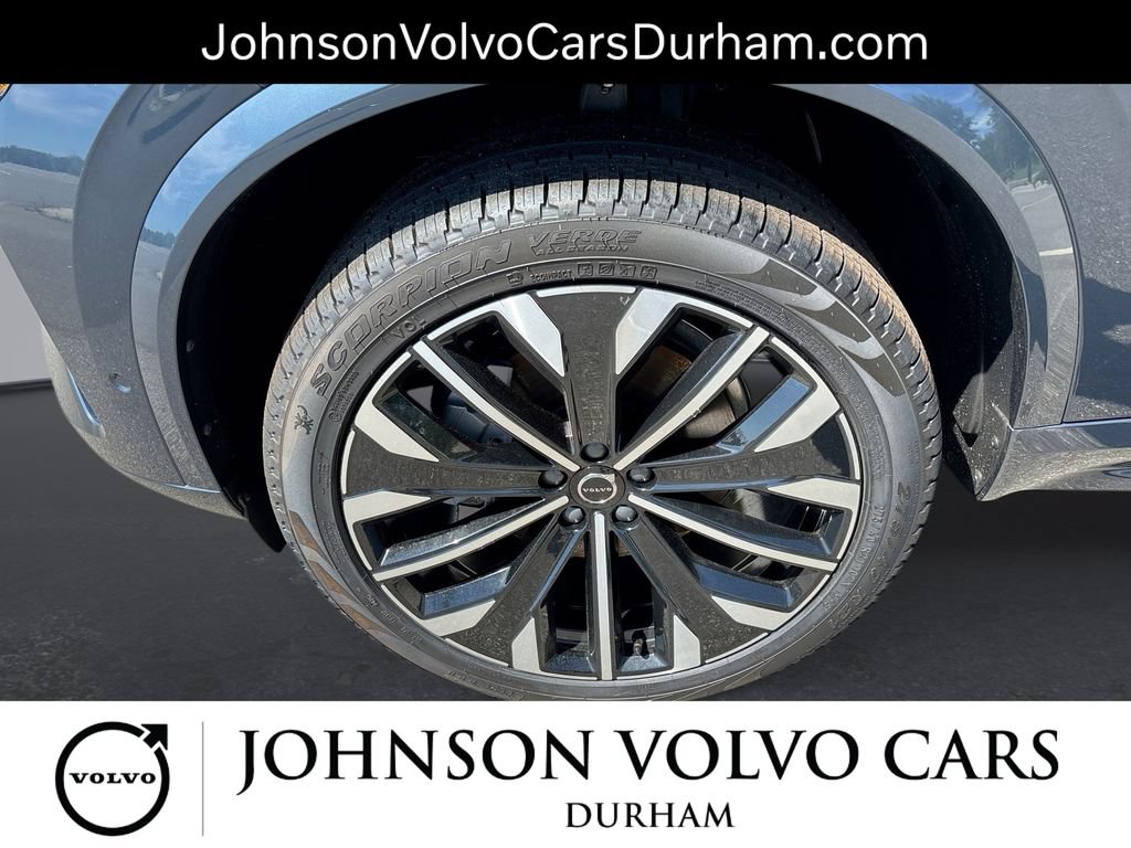 New 2026 Volvo XC90 B5 Plus w/ Protection Package Premier AWD/4WD image 18