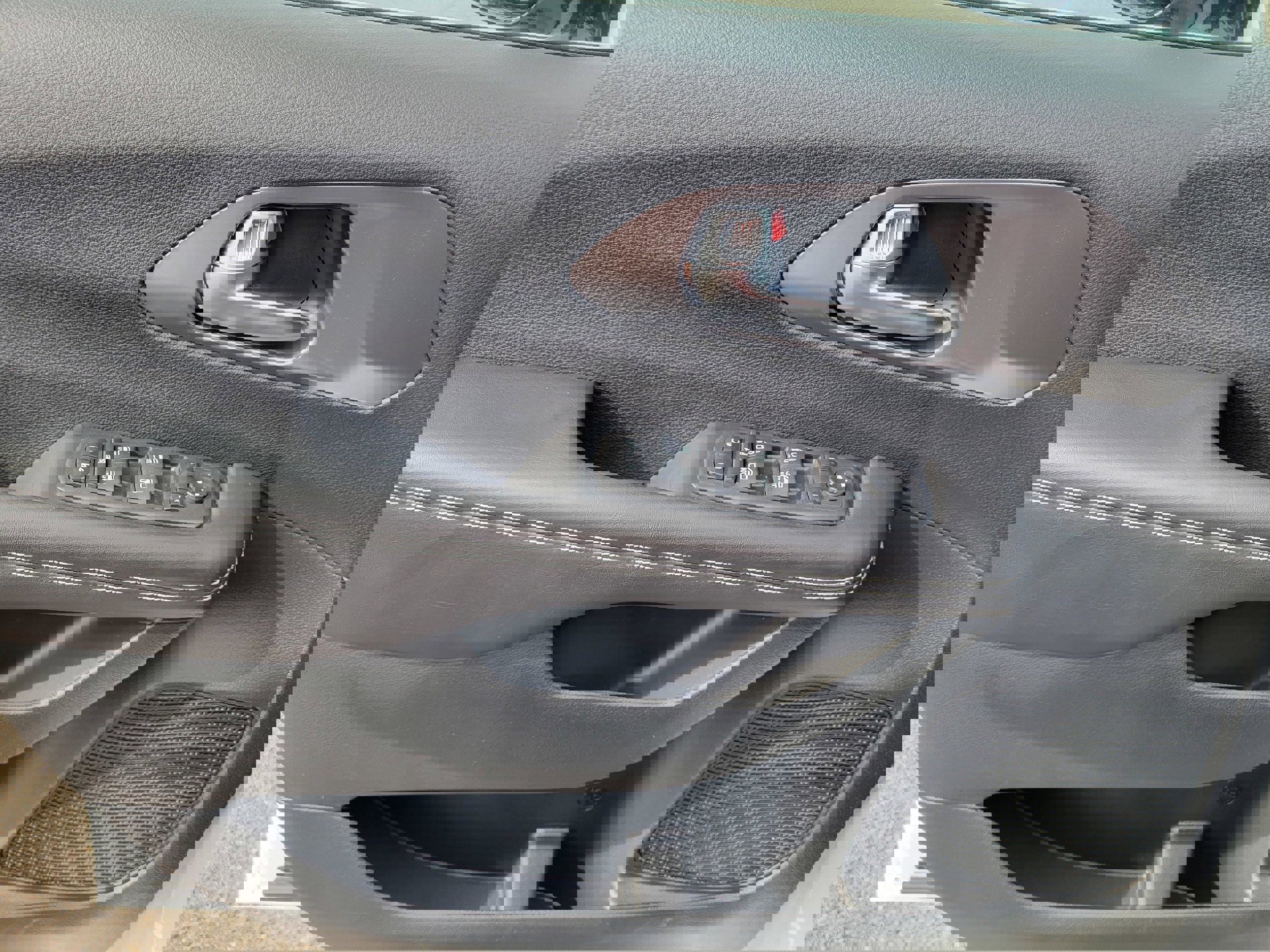 New 2026 Chrysler Voyager LX image 23