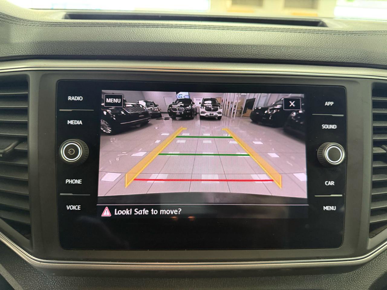 Used 2018 Volkswagen Atlas SE image 17