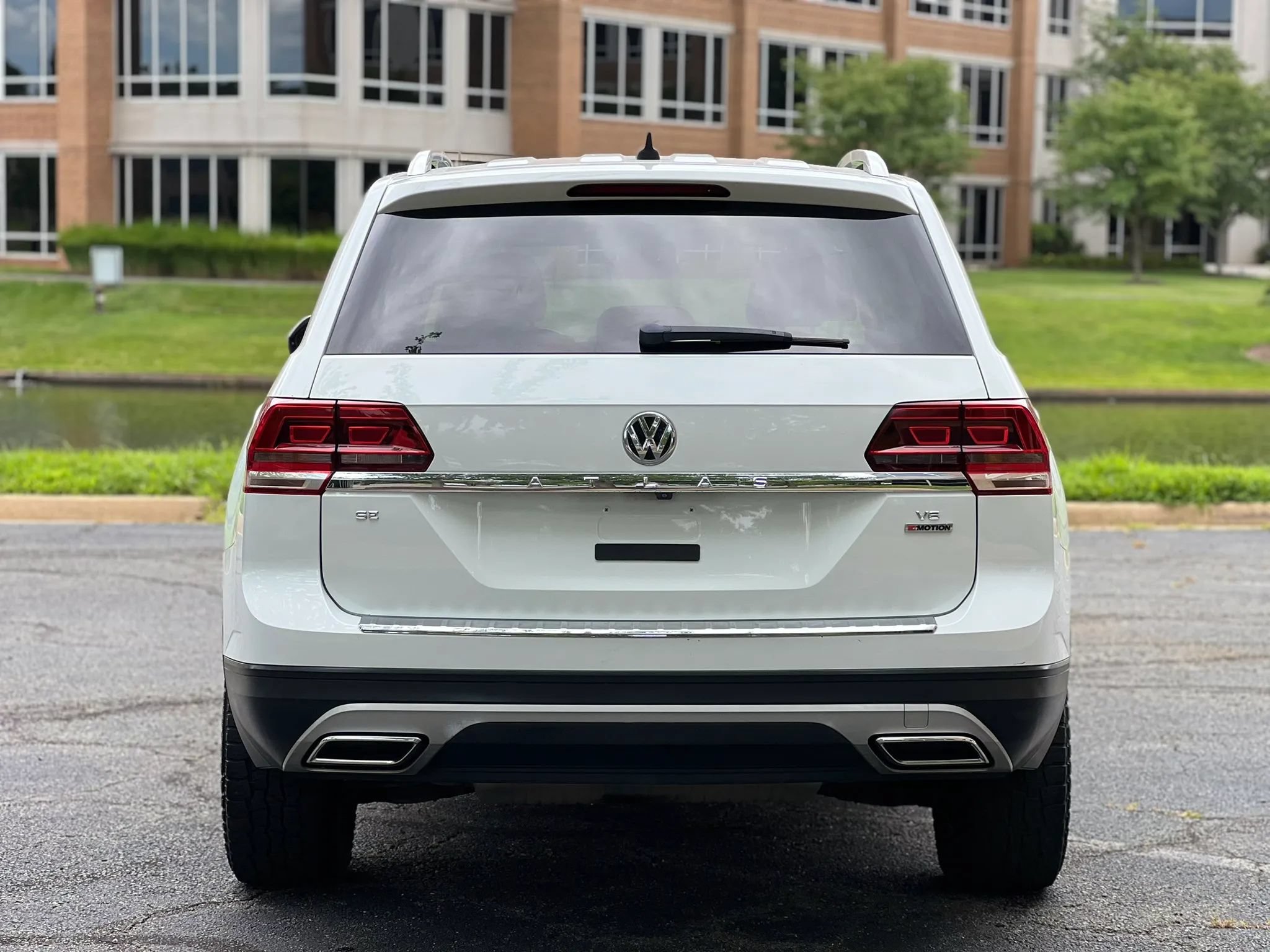 Used 2018 Volkswagen Atlas SE AWD/4WD image 4
