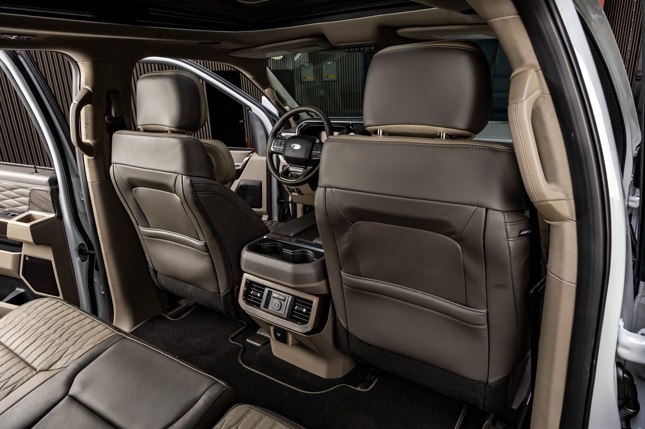 Used 2026 Ford F450 Platinum w/ Platinum Plus Package image 31