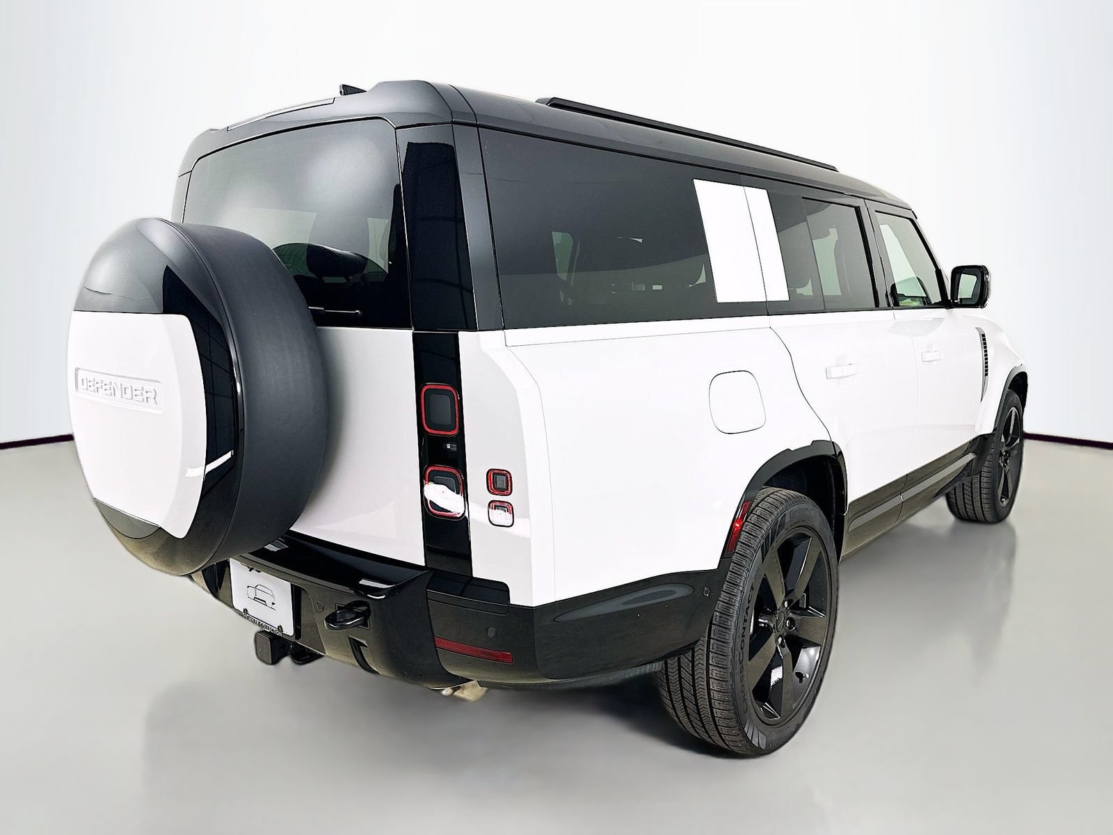 New 2026 Land Rover Defender 130 X-Dynamic SE AWD/4WD image 5