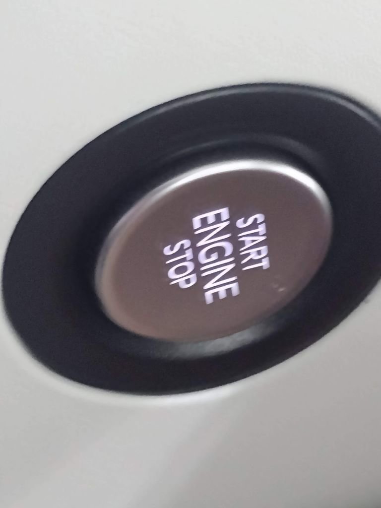 New 2025 Volkswagen ID. Buzz 1st Edition image 38