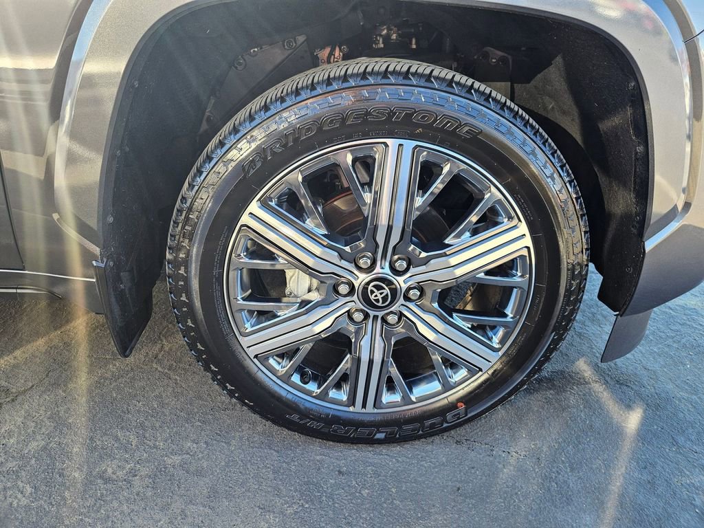 Used 2025 Toyota Sequoia Capstone image 33