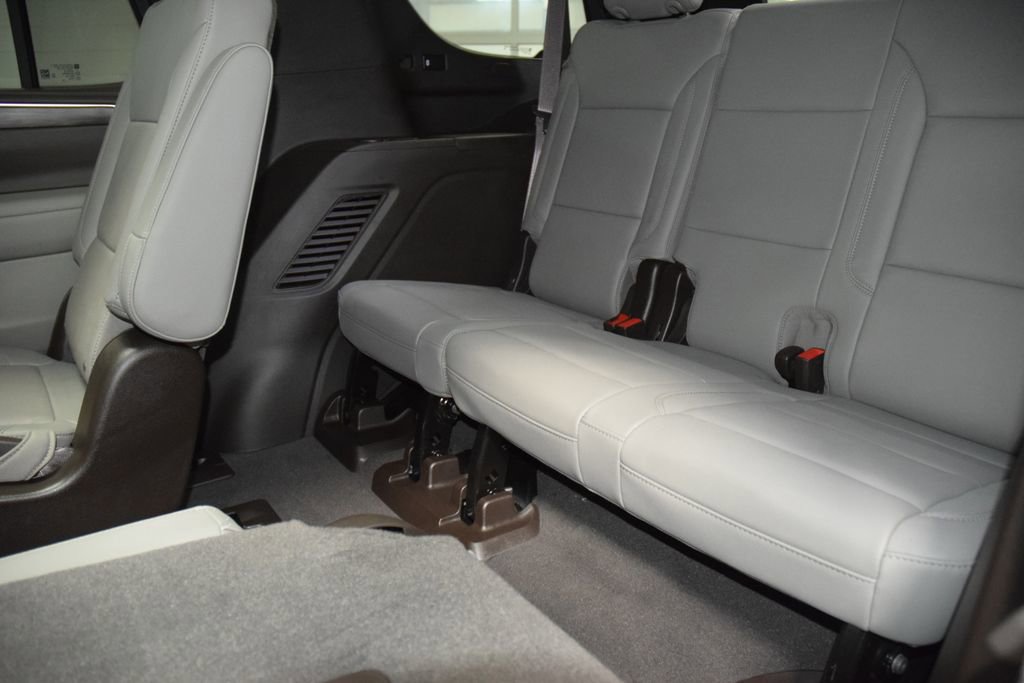Used 2022 Chevrolet Tahoe LT w/ Luxury Package AWD/4WD image 43
