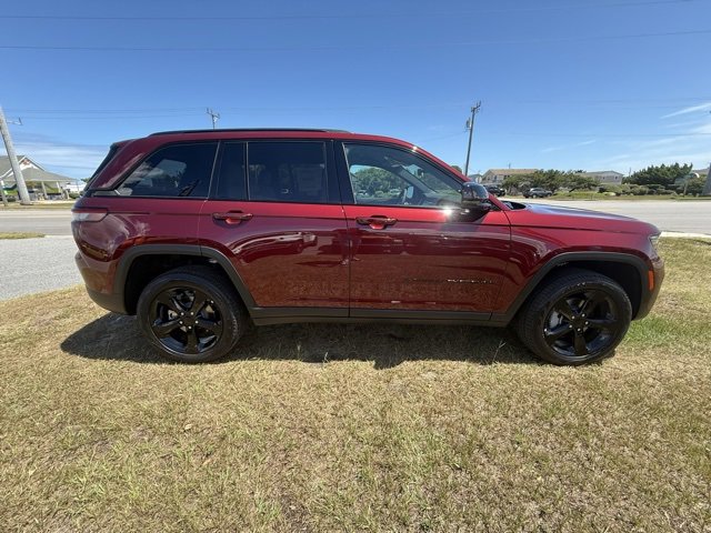New 2025 Jeep Grand Cherokee Limited w/ Black Appearance Package image 8