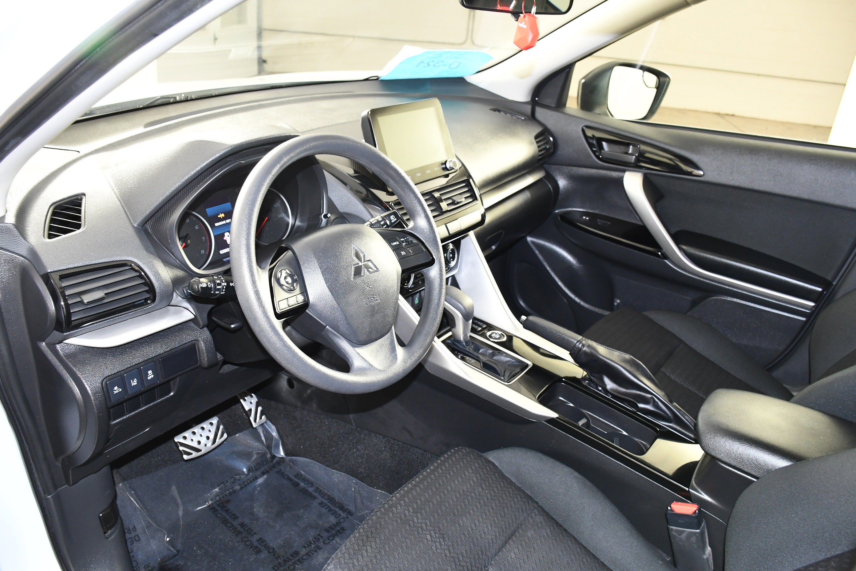 Used 2023 Mitsubishi Eclipse Cross LE AWD/4WD image 2