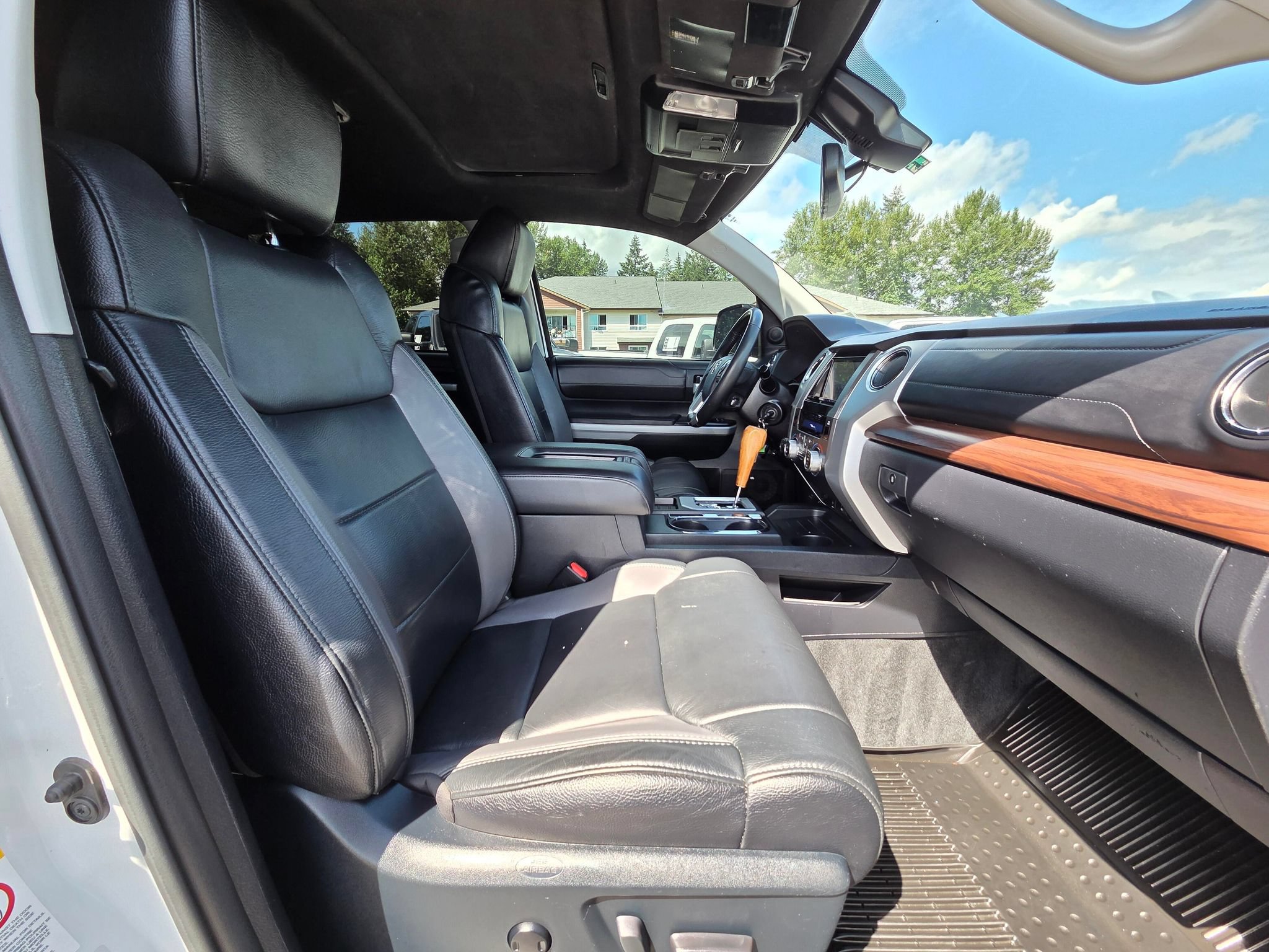 Used 2018 Toyota Tundra Limited w/ Limited Premium Package AWD/4WD image 29