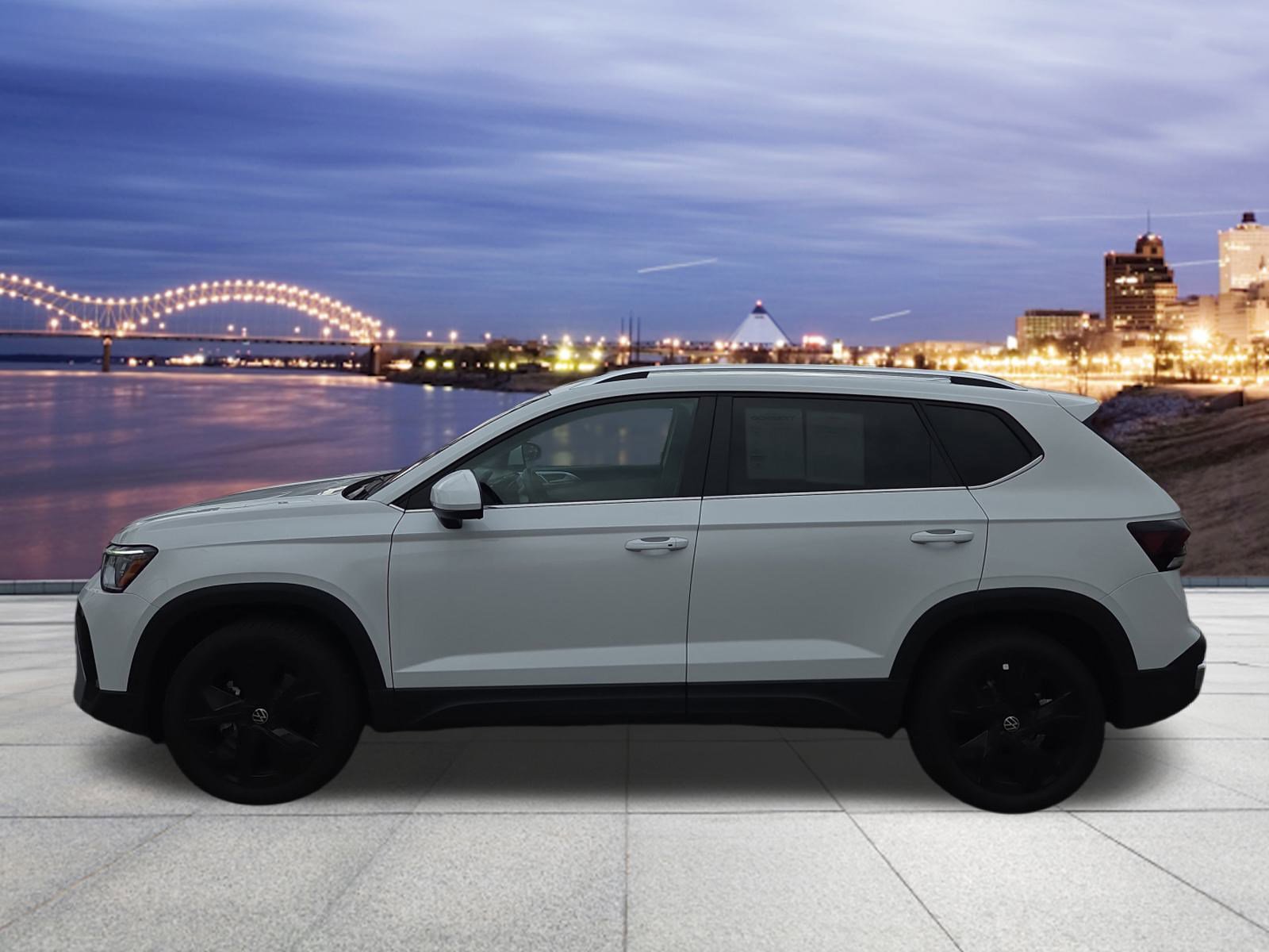 New 2025 Volkswagen Taos SE image 2