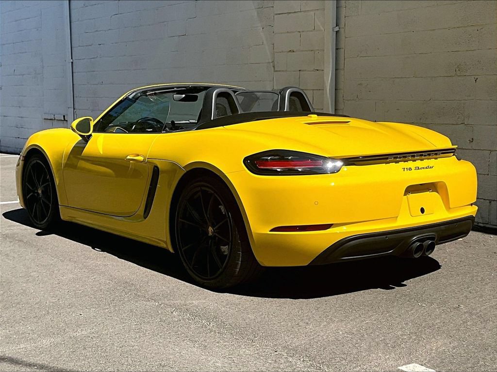 Certified 2024 Porsche 718 Boxster RWD image 3