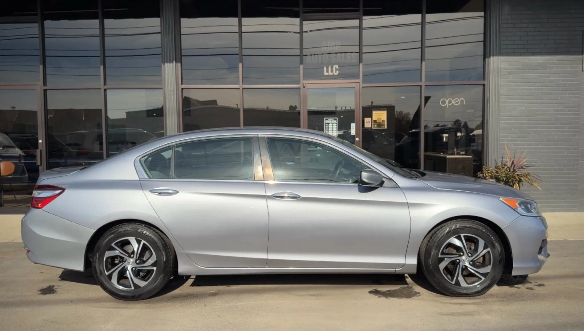 Used 2016 Honda Accord LX image 2