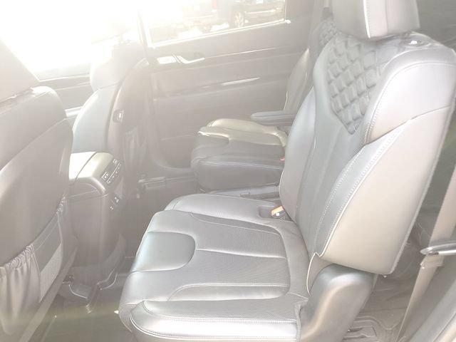 Used 2021 Hyundai Palisade Limited w/ Winter Package AWD/4WD image 13